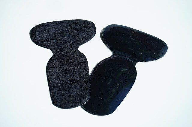 A pair of orthotic insoles
